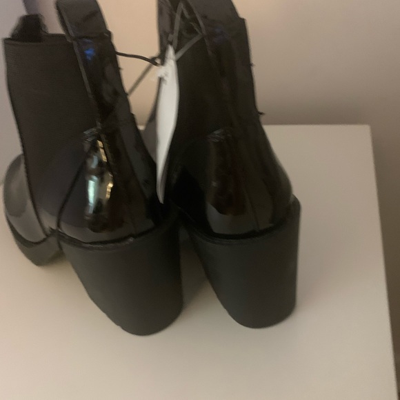 H&M Black Patent Ankle Boots With Block Heel - Picture 7 of 9